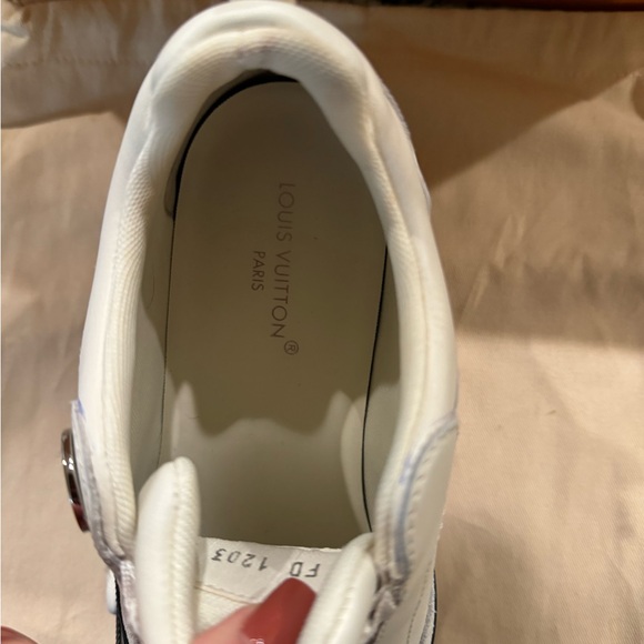 Louis Vuitton Sneakers Sz 38 - Picture 6 of 9